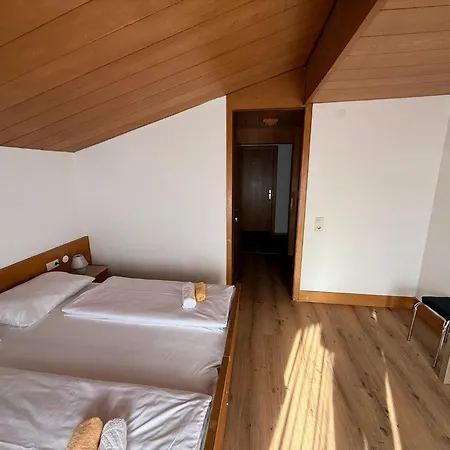 Casa de hóspedes In Guest - Serene Guest In Zell Am With Mountain Views *