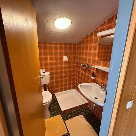 Casa de hóspedes In Guest - Serene Guest In Zell Am With Mountain Views *