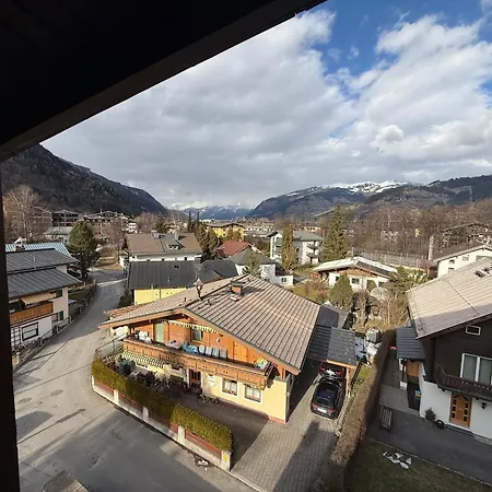 In Guest - Serene Guest In Zell Am With Mountain Views Casa de hóspedes Zell am See